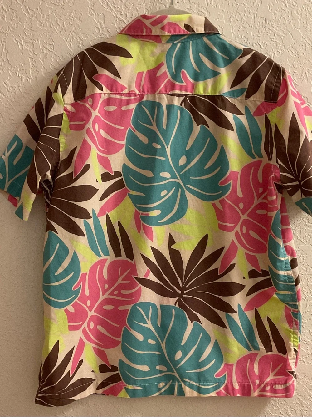 GAP Men’s Short Sleeve Tropical Leaf Print Shirt - Pink, Blue, Brown